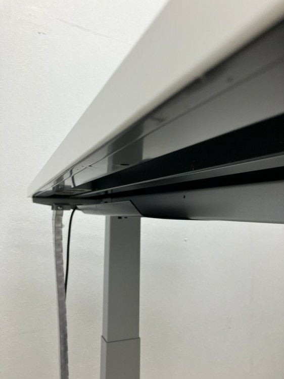 オカムラSwift(スイフト)シリーズ 1350昇降デスク 商品画像25