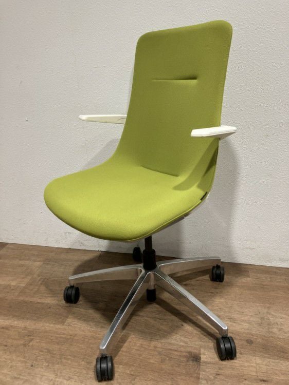 イトーキMOVUシリーズ 肘付モーブチェア 商品画像12