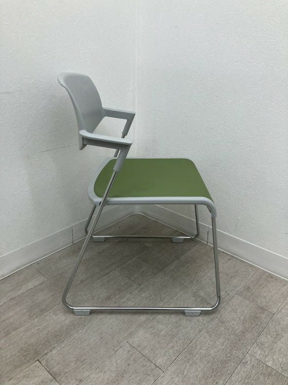 コクヨSatio(サティオ)シリーズ スタッキングチェア 商品画像3
