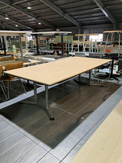 オカムララティオ2シリーズ 2400ミーティングテーブル 商品画像1