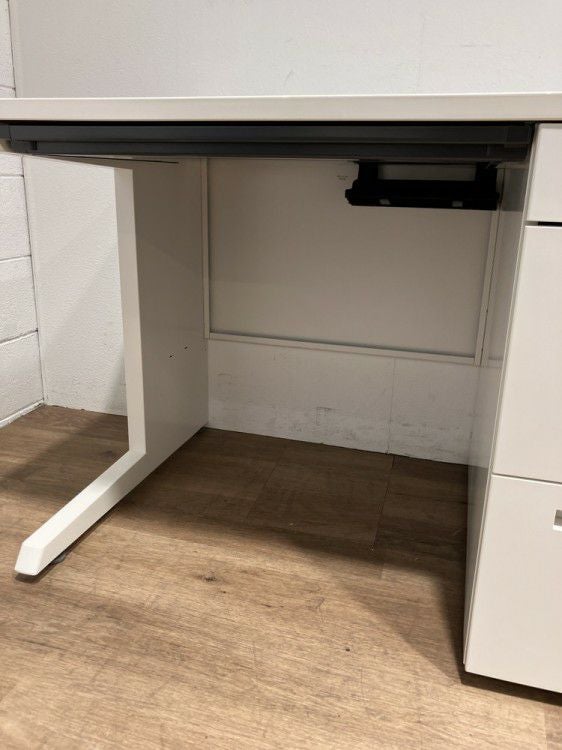 イトーキCZRシリーズ 1100片袖デスク 商品画像10