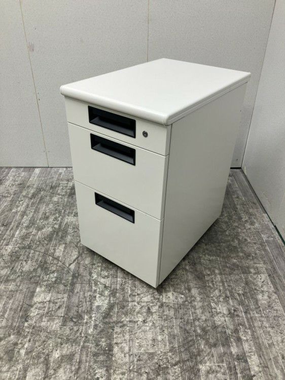 プラスフラットラインシリーズ 3段脇机 商品画像1