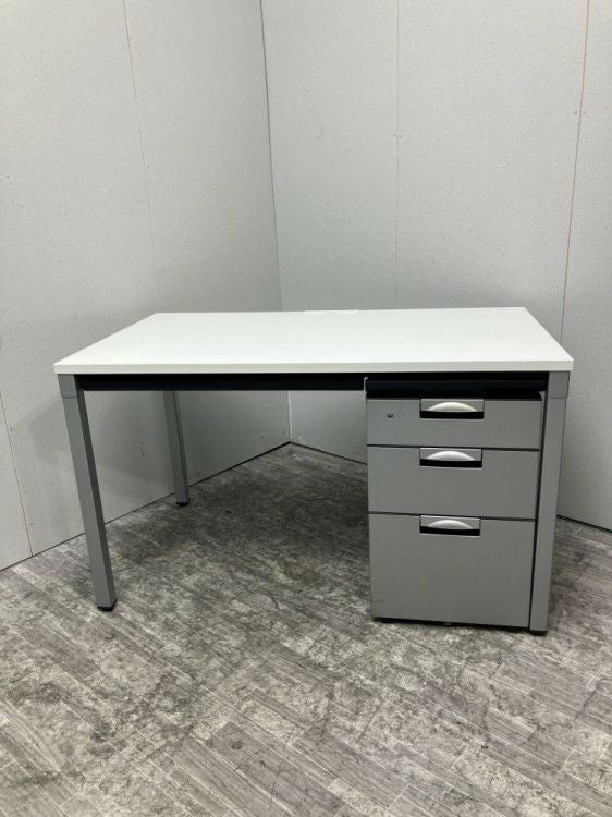 コクヨDelphi（デルフィ）シリーズ 1200平デスク 商品画像1