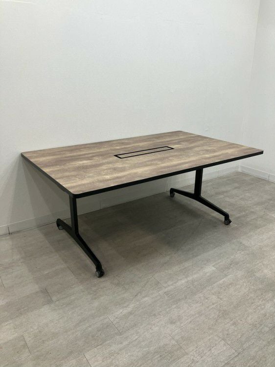 オカムラ81F7シリーズ 1800ミーティングテーブル 商品画像1