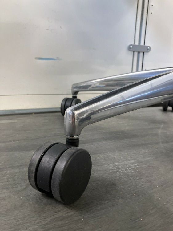 コクヨBezel(ベゼル)チェア 固定肘付ベゼルチェア 商品画像20