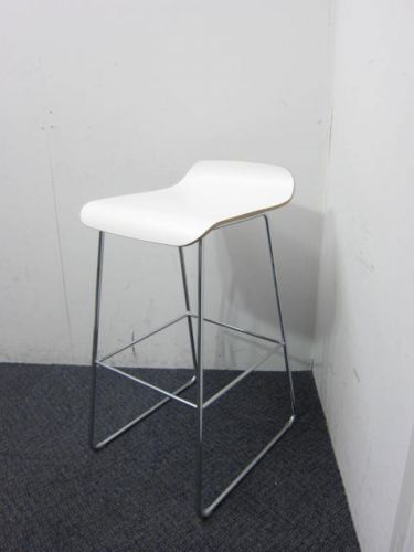 イトーキ アンビアシリーズ カウンターチェア 1