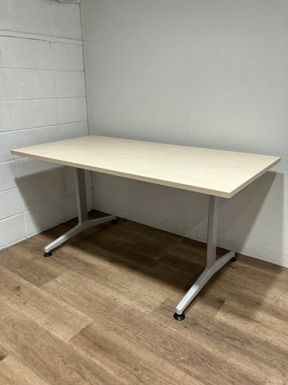 コクヨJUTO（ジュート）シリーズ ミーティングテーブル 商品画像1