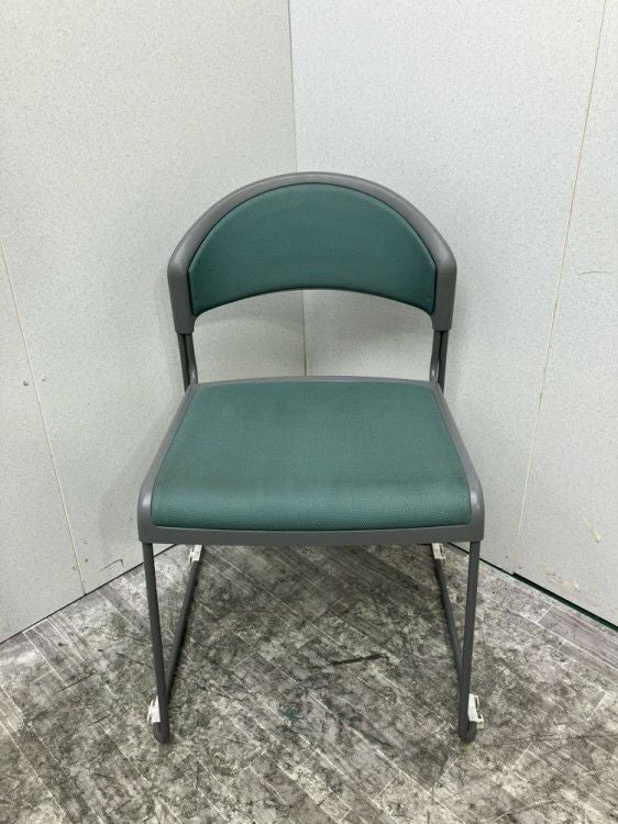 ウチダ（内田洋行）スタッキングチェア 商品画像2
