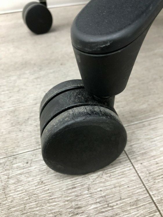 イトーキf(エフチェア)シリーズ 可動肘付エフチェア 商品画像7