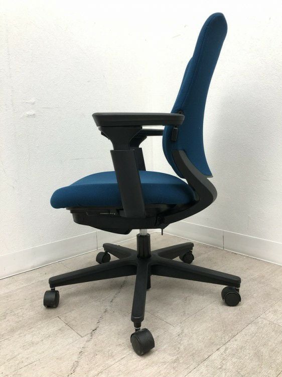 コクヨMitra2（ミトラ2）チェア 可動肘付ミトラ2チェア 商品画像3