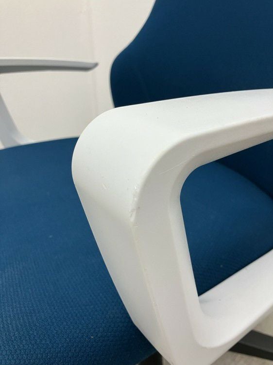 コクヨ固定肘付グーフォチェア 商品画像7