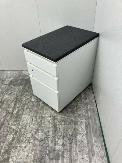 コクヨクッション付きインサイドワゴン 商品画像1