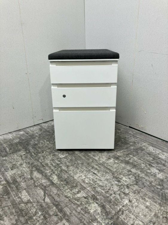 コクヨクッション付きインサイドワゴン 商品画像2