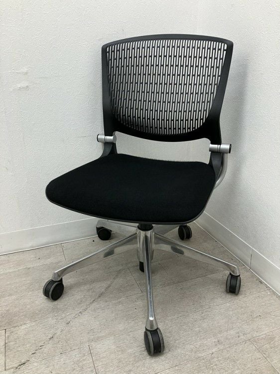 オカムラGrata（グラータ）チェア ミーティングチェア 商品画像1