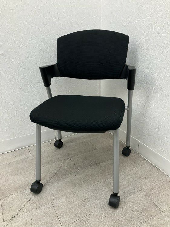 コクヨプロッティシリーズ スタッキングチェア 商品画像1