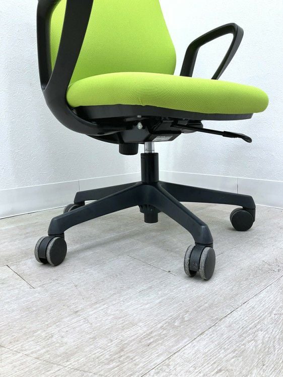 オカムラCG-M(シージーエム)シリーズ 固定肘付CG-Mチェア 商品画像7