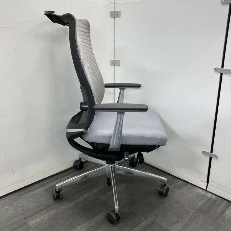 コクヨ固定肘付ベゼルチェア 商品画像3