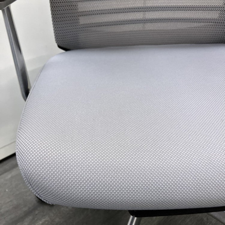 コクヨ固定肘付ベゼルチェア 商品画像9