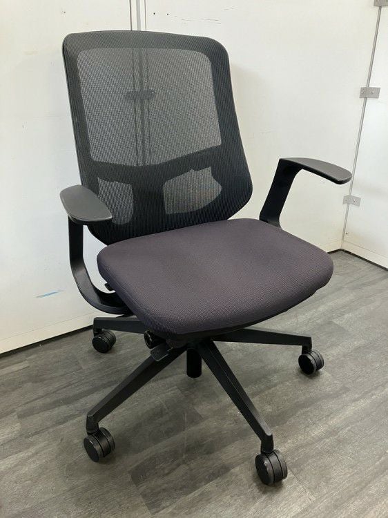 ナイキ固定肘付セリフトチェア 商品画像1