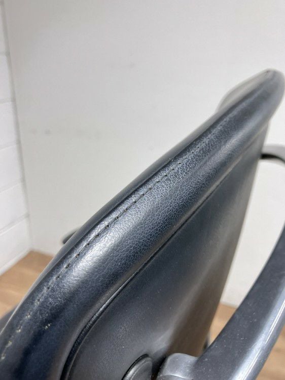 オカムラコンテッサ（Contessa）チェア 可動肘付コンテッサチェア 商品画像11