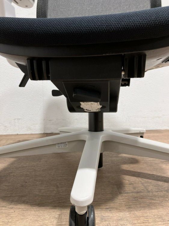 コクヨミトラチェア 肘付ミトラチェア 商品画像9