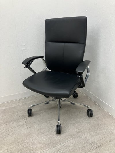 オカムラDuke(デューク)シリーズ 固定肘付デュークチェア 商品画像1