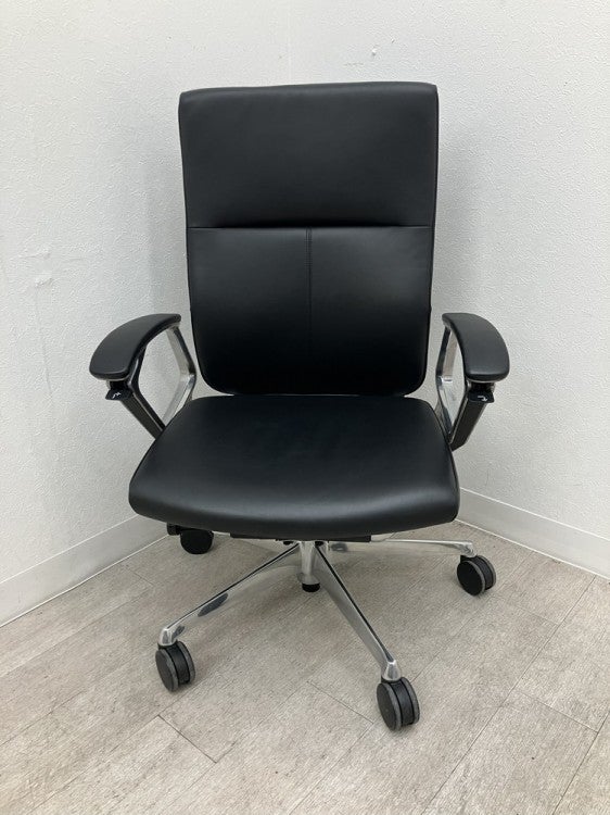 オカムラDuke(デューク)シリーズ 固定肘付デュークチェア 商品画像2