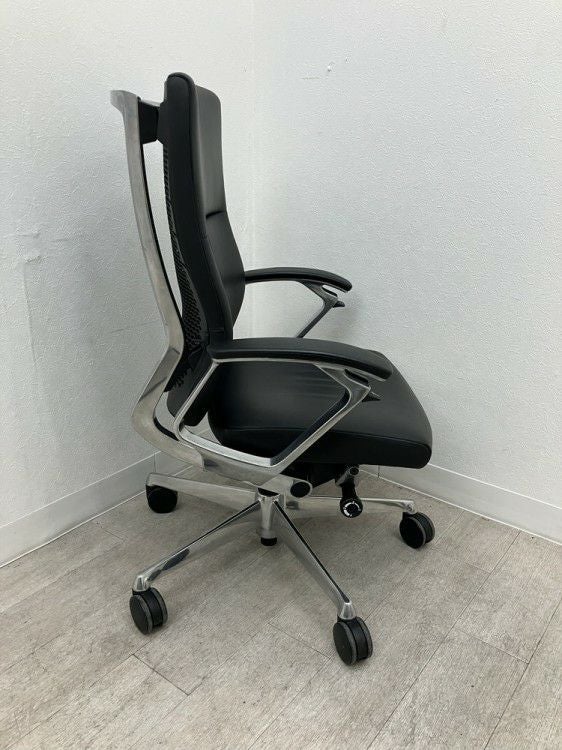 オカムラDuke(デューク)シリーズ 固定肘付デュークチェア 商品画像3