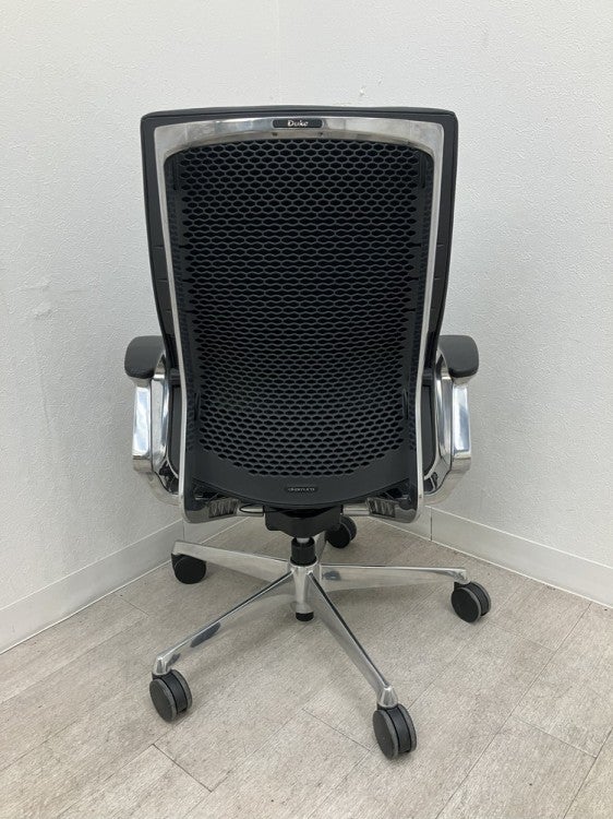 オカムラDuke(デューク)シリーズ 固定肘付デュークチェア 商品画像4