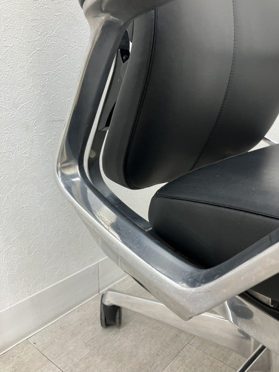 オカムラDuke(デューク)シリーズ 固定肘付デュークチェア 商品画像10