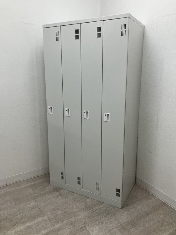 東京鋼器4人用ロッカー 商品画像1