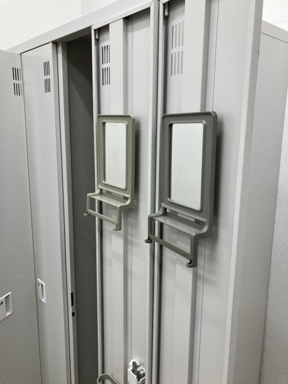 東京鋼器4人用ロッカー 商品画像13
