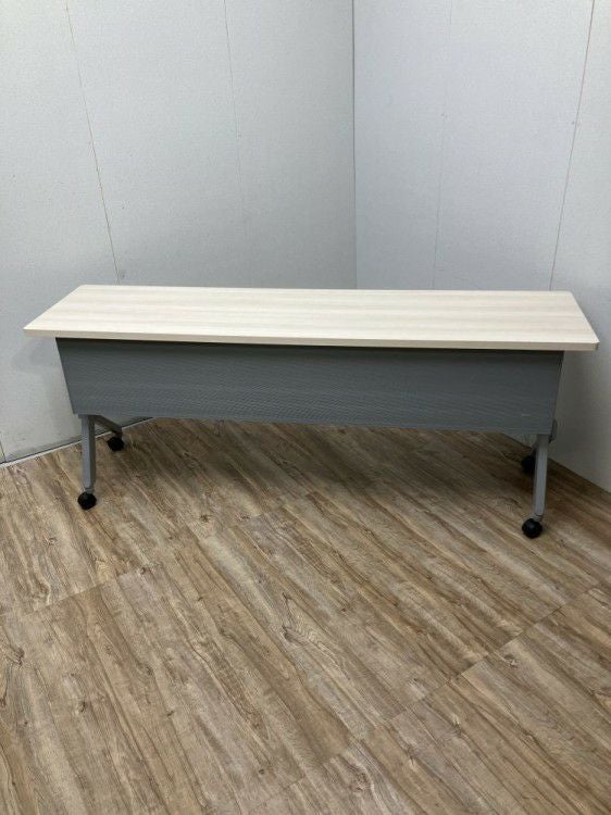 オカムラフラプターシリーズ 1800サイドスタックテーブル 商品画像1