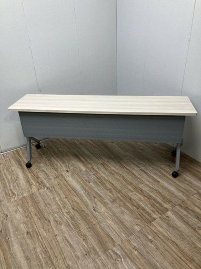 オカムラフラプターシリーズ 1800サイドスタックテーブル 商品画像1