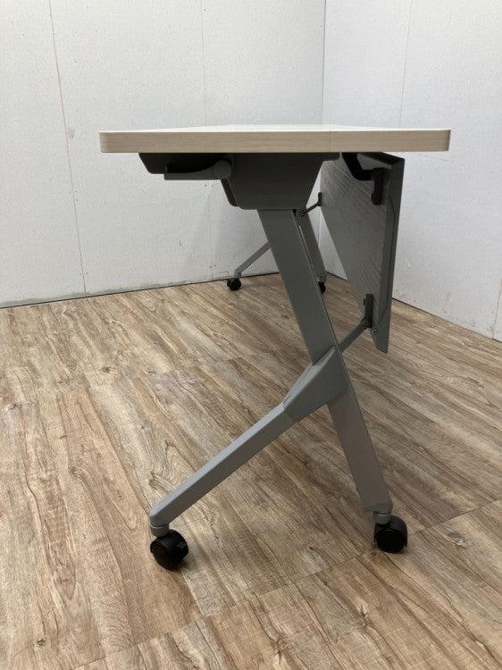 オカムラフラプターシリーズ 1800サイドスタックテーブル 商品画像4