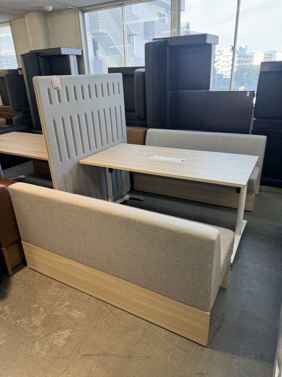 コクヨワイヤードソファ/ビエナシリーズ 4人用ミーティングセット 商品画像1