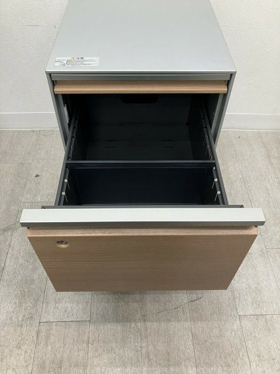 オカムラPROSTAGE CREST(プロステージクレスト)シリーズ 1500平デスク+ワゴンセット 商品画像16