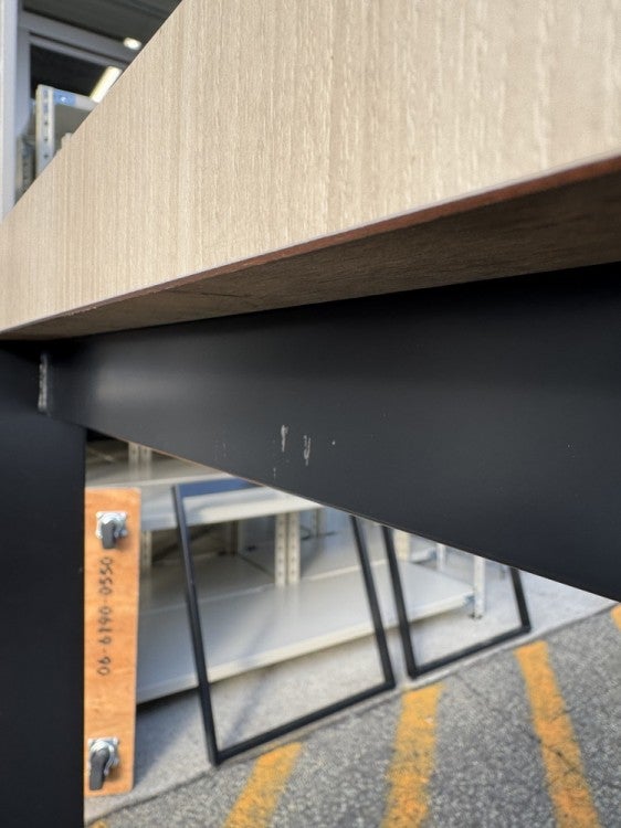 オカムラAlt Piazza(アルトピアッツァ)シリーズ ハイテーブル 商品画像8