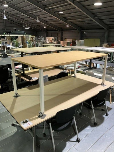 オカムラAption Free(アプションフリー)シリーズ 2100ミーティングテーブル 商品画像1