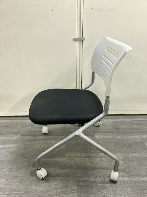 井上金庫ネスティングチェア 商品画像3