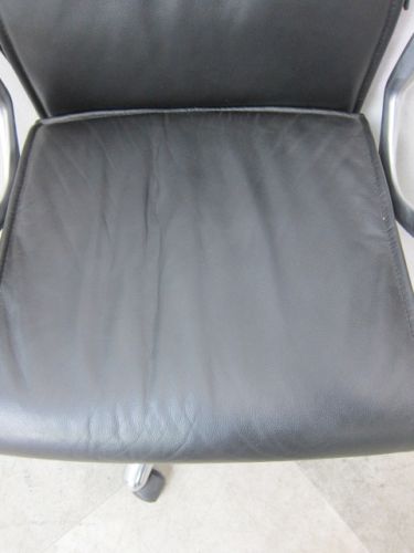 トヨスチールM-N1800シリーズ 肘付きエグゼクティブチェア 商品画像6