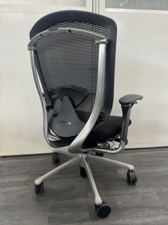 オカムラコンテッサ（Contessa）チェア 可動肘付コンテッサチェア 商品画像2