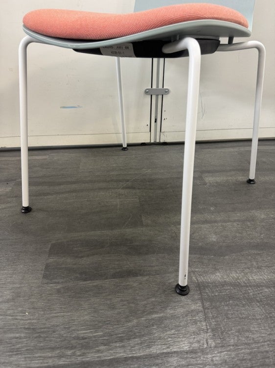 コクヨMycket(ミケット)シリーズ スタッキングチェア2脚セット 商品画像6