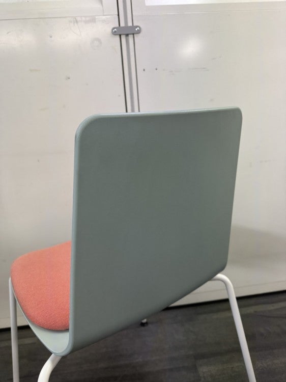 コクヨMycket(ミケット)シリーズ スタッキングチェア2脚セット 商品画像7