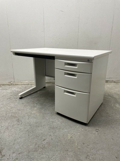 イトーキCZRシリーズ 1100片袖デスク 商品画像1