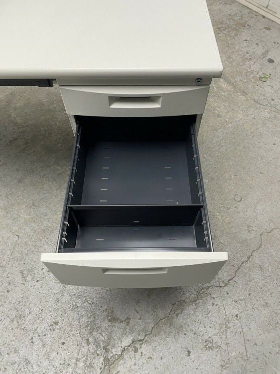 イトーキCZRシリーズ 1100片袖デスク 商品画像9