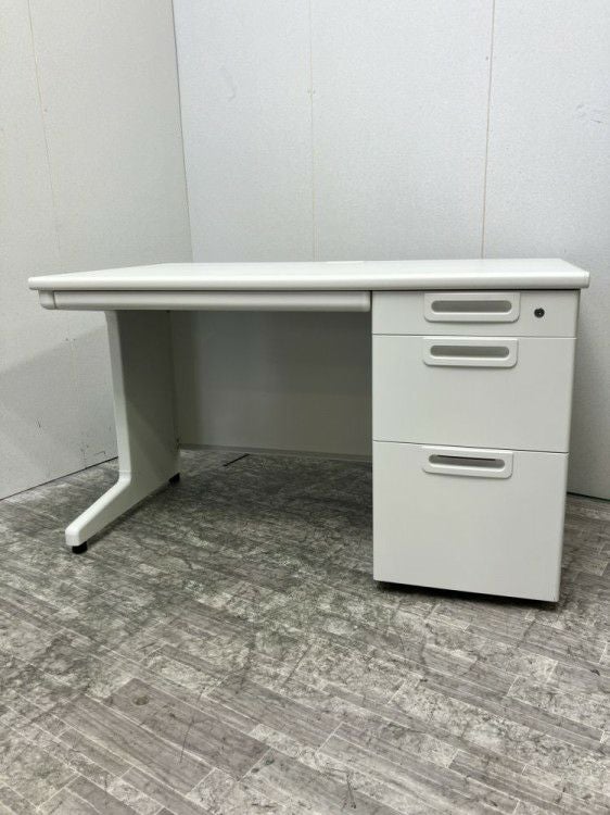 プラスLAシリーズ 1200片袖デスク 商品画像1