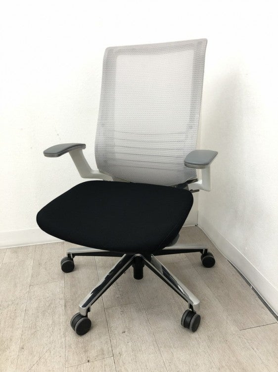 コクヨINSPINE（インスパイン）チェア 固定肘付インスパインチェア 商品画像1