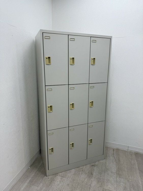 オカムラFZタイプシリーズ 9人用ロッカー 商品画像1