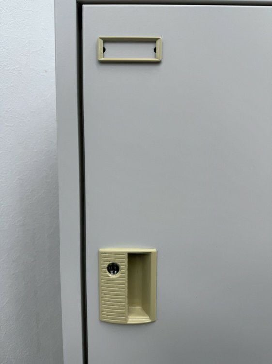 オカムラFZタイプシリーズ 9人用ロッカー 商品画像3